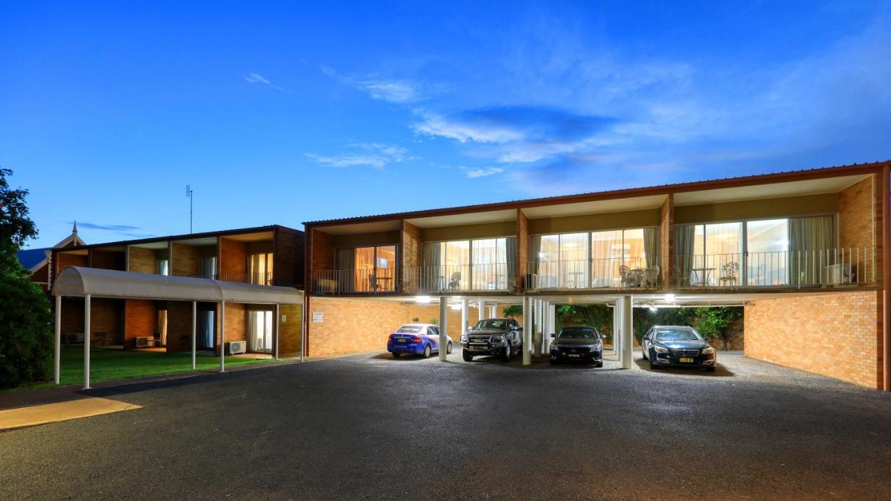 Court Street Motel Паркс Экстерьер фото